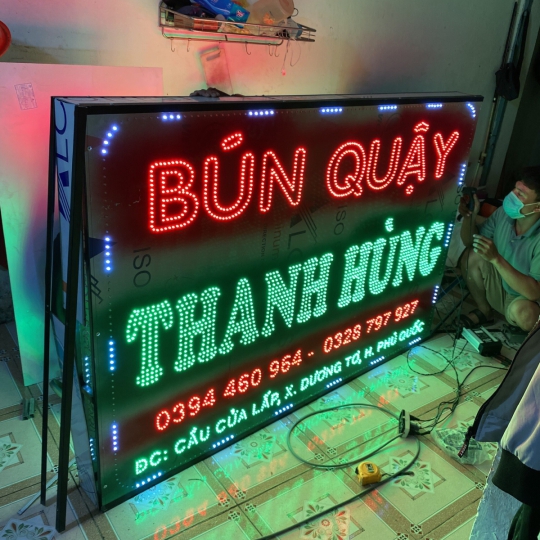 BẢNG HIỆU QUÁN BÚN QUẬY